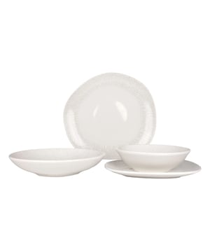 
De Radix Collection van Bonna is een collectie porseleinen servies dat zowel elegant als mysterieus is. De collectie bevat een wortelmotief op wit porselein, wat een krachtig symbool is van de natuurlijke wereld. De wortel is een symbool van groei, kracht en uithoudingsvermogen. Het is een herinnering dat zelfs de kleinste dingen een diepgaande impact kunnen hebben. De wortel is ook een symbool van verbinding, zowel met de aarde als met elkaar.Deze set bevat:- 6 dinerborden 29 cm- 6 dessertborden 23 cm- 6 diepborden 23 cm (1000 cc)- 6 kommetjes 18 cm (450cc)Specificaties:Magnetron- en ovenbestendig: dankzij onze duurzame grondstoffen en uitgebreide R&D-inspanningen; kunnen onze producten veilig worden gebruikt in de magnetron en oven, zelfs voor de hoge temperatuurvereisten van restaurants.- Vaatwasmachinebestendig: Horecasector vereist snelle service-tot-schoonmaakcycli. Ons zeer resistente beglazingsproces beschermt alle Bonna-producten in zeer corrosieve industriële vaatwasseromgevingen om te voldoen aan de vereisten voor snelle cycli.- Thermisch schokbestendig: Onze producten zijn bestand tegen plotselinge temperatuurschommelingen en onder extreme temperatuuromstandigheden in de keuken met een hard glazuuroppervlak en hoogwaardige grondstoffen.- Glazuurbestendig: Krassen zijn een veelvoorkomend probleem in de voedings- en horecasector. Dankzij onze uitgebreide R&D-inspanningen; biedt onze ultramoderne beglazingstechniek een hoge krasbestendigheid in al onze producten.- Edge chip garantie: Het volledige Bonna-productassortiment geïdentificeerd met de "b" daagt de strengste normen uit en kan jarenlang worden gebruikt door te voldoen aan de eisen van de horeca-industrie.Materiaal: PorseleinKleur: White