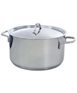 
<p><strong>Korte omschrijving BK Profiline Kookpan - 24 cm - RVS</strong></p>
<ul>
<li>Body van hoogglans gepolijst roestvrij edelstaal</li>
<li>Voldoet aan de hoogste hygiëne- en voedingsnormen</li>
<li>Vuurvaste grepen</li>
<li>Geschikt voor alle warmtebronnen</li>
<li>Mogen na gebruik de vaatwasser in</li>
</ul>
<p><strong>Uitgebreide omschrijving</strong></p>
<p>De BK Profiline Kookpan - 24 cm biedt gebruiksgemak op elk fornuis. De vloeiende afgeronde vormen maken de pan niet alleen mooi, maar ook erg praktisch, zo kun je eten in de pan moeiteloos omroeren. De sandwichbodem zorgt voor snelle verwarming en goede warmteverdeling door de hele pan.</p>
<p>De Profiline kookpan van BK is geschikt voor alle warmtebronnen, inclusief de oven. Je kunt koken op gas, inductie, of op een keramische of halogeenkookplaat. De pan is zelfs geschikt voor wat oudere elektrische fornuizen.</p>
<p>De body en bodem van de pan lopen vloeiend en afgerond in elkaar over. Omroeren van de inhoud en reiniging is hierdoor erg gemakkelijk. Het hoogglans gepolijst roestvrij edelstaal staat prachtig in elke keuken.</p>
<p>De BK Profiline pannenserie is een serie zonder opsmuk. De body en bodem zijn van hoogglans gepolijst roestvrij edelstaal. De pannen hebben daarnaast allemaal een schenkrand en grepen en stellen die prettig in de hand liggen. De deksels zijn hoogglans gepolijst en maken het geheel mooi af.</p>