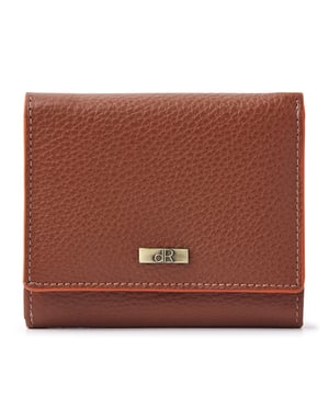 Dit item koop je nu extra voordelig in onze Portemonnees Sale outlet waar het altijd dR Amsterdam sale is. Jouw dR Amsterdam artikelen het hele jaar in de uitverkoop!
Afmetingen: 11.00 cm breed x 10.00 cm hoog x 2.00 cm diep <p>Een compacte portemonnee gemaakt van rundleder waarbij je alles bij de hand hebt. De portemonnee wordt afgesloten met een overslag met drukknop en heeft twee opbergvakken. Er is ruimte voor vier creditcards, een extra creditcard of fotovak, steekvak voor papiergeld, twee extra steekvakken en een ritsvakje. De achterzijde heeft ook een ritsvak en een steekvak. De portemonnee beschikt over  RFID protectie. Dit beschermt tegen het skimmen van betaalpassen.</p>