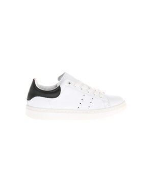 Dit item is nu in de aanbieding in onze online Gattino outlet
Op zoek naar een schoen in de categorie Sneakers? De 30LE10LE van Gattino is een aanwinst voor elke schoenenkast. De schoenen van Gattino zijn gemaakt van Leer en hebben een voering van Leer. De 30LE10LE is uitgevoerd in de kleur wit.