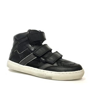 Het is Trackstyle sale op V&D. Dit item nu met hoge korting in de Trackstyle outlet!
Stevige jongens klittenband schoen van Track-Style ( Bunnies ). geheel van leer, een goede steun en een stevige hiel omsluiting. te bestellen in diverse wijdte maten.
