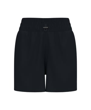 
De extreem lichte Essential 365 4 inch trainingsshort van Odlo is gemaakt van een ademend, geweven materiaal dat voor 55% gerecycled is. De short is zo ontworpen dat je vrijuit kunt bewegen tijdens work-outs in de sportschool, hardloopsessies of avondwandelingen. Er zit geen binnenbroekje in, zodat je hem kunt combineren zoals je wilt. Met twee steekzakken, een verborgen ritszak en een verstelbare tailleband met trekkoord om de ideale pasvorm te creëren voor elke activiteit. Een veelzijdige short voor elke work-out.