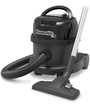 
<p><strong>Korte omschrijving</strong></p>
<ul>
<li>Inhoud stofzak: 7 liter</li>
<li>Snoerlengte: 12,5 meter</li>
<li>Actieradius: 16 meter</li>
<li>Geluidsniveau: 72 dB</li>
<li>2 jaar garantie</li>
<li>6 jaar motorgarantie </li>
</ul>
<p><strong>Uitgebreide omschrijving</strong></p>
<p>Op zoek naar een betrouwbare stofzuiger die topprestaties levert? Maak kennis met de Numatic Henry PPR-170-11 Stofzuiger in het elegante zwart. Deze stofzuiger combineert krachtige prestaties met een stijlvol ontwerp, waardoor schoonmaken een fluitje van een cent wordt.</p>
<p>Met een vermogen van 620 watt levert de Numatic Henry PPR-170-11 indrukwekkende zuigkracht, waardoor zelfs het fijnste stof en vuil moeiteloos worden opgezogen. Of het nu gaat om harde vloeren, tapijten of bekleding, Henry kan elke klus aan. Dankzij het grote bereik van 12 meter snoer hoef je niet steeds van stopcontact te wisselen, waardoor je efficiënt kunt schoonmaken.</p>
<p>Wat deze stofzuiger echt onderscheidt, is de duurzaamheid en betrouwbaarheid. De Numatic Henry PPR-170-11 is gemaakt van hoogwaardige en gerecyclede materialen en is ontworpen om lang mee te gaan. Met een capaciteit van 7 liter kun je lang stofzuigen zonder de zak te hoeven legen.</p>
<p>Naast de geweldige prestaties is de Numatic Henry PPR-170-11 ook gebruiksvriendelijk. De stofzuiger is voorzien van een ergonomisch handvat en soepel rollende wielen, waardoor hij gemakkelijk door het huis manoeuvreert. Bovendien zorgen het geavanceerde filtersysteem en de stille werking voor een comfortabele en gezondere schoonmaakervaring.</p>
<p>Als je op zoek bent naar een krachtige, duurzame en gebruiksvriendelijke stofzuiger, dan is de Numatic Henry PPR-170-11 Stofzuiger in het zwart de ideale keuze. Bestel hem vandaag nog en geniet van een moeiteloos schone leefomgeving.</p>
