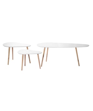 
Ontdek onze set van 3 witte en houten nesttafels en pas je woonkamer aan naar je wensen en behoeften. Met hun witte bladen en houten poten brengen de tafels een zeer trendy Scandinavische stijl met zich mee. Dankzij de drie nesttafels kun je je familie en vrienden ontvangen zonder bang te zijn voor ruimtegebrek. Onze set van 3 witte en houten nesttafels is perfect voor kleine ruimtes en biedt aanzienlijke ruimtebesparing.Productkenmerken:Set van 3 nesttafels.Witte MDF bladen bedekt met PVC.Houten poten.Productafmetingen:Grote tafel: lengte 103 cm x diepte 50 cm x hoogte 42 cm.Middelste tafel: lengte 55 cm x diepte 48 cm x hoogte 37 cm.Kleine tafel: lengte 45 cm x diepte 40 cm x hoogte 32 cm.Nettogewicht van de set: 8 kg.Afmetingen van het pakket :Lengte 111 cm x Hoogte 12 cm x Diepte 56 cm - Brutogewicht: 9 kg. Merk: CaliCosy Kleur: White