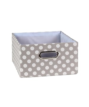 
Deze lade is ideaal voor het organiseren van uw spullen. Materialen : Stevig karton bekleed met polyester katoenen stof Afmetingen : L30 X B27 X H15 cmKleur : Witte stippen, grijze achtergrond Merk: CaliCosy Kleur: Grey