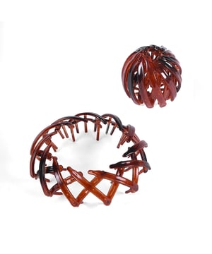 
Ontdek deze uitrekbare haarklem, een zeer handig haaraccessoire om een paardenstaart of knot vast te houden. Deze uitrekbare haarklem opent en sluit zich rond het haar om het op zijn plaats te houden. Als je naast het verzorgen van je haar ook graag voor je figuur zorgt, ontdek dan snel de zittende mini stepper! Een ware revolutie in de wereld van sport en afslanken! Merk: CaliCosy Kleur: Brown