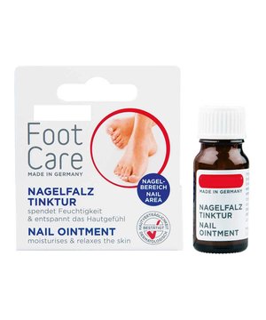 
De oplossing voor de behandeling van teennagels is een product dat ingegroeide nagels en ontstekingsverschijnselen van de teennagels behandelt. De oplossing die op de betreffende plaatsen wordt aangebracht, vermindert de druk op gevoelige weefsels. De fles heeft een applicatiedop die het aanbrengen van deze oplossing voor de behandeling van teennagels vergemakkelijkt. Materiaal: amandelolie en calendula Afmetingen: 2,5 x 2,5 x 6,2 cm Merk: CaliCosy