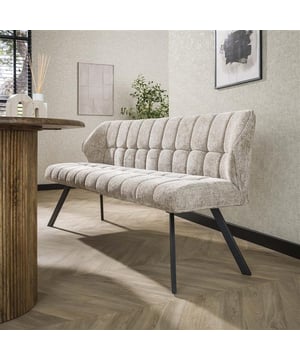 
Deze stijlvolle eetkamerbank met een metalen onderstel voegt een modern accent toe aan ieder interieur. Verkrijgbaar in drie verschillende stoffen en meerdere kleuren, biedt deze bank niet alleen comfort, maar ook veelzijdigheid. Combineer de bank met de bijpassende eetkamerstoel en barstoel.Over het merkWij zijn continu bezig met het samenstellen van stoere collecties die naast functioneel ook nog is heel trendy zijn. Veel van ons assortiment is zo ontworpen dat het leuk bij elkaar staat in elke kamer, daarom raden wij zeker aan om even een kijkje te nemen in ons assortiment voor leuke matchende items! - Afmeting: 59x180x84 - Kleur: Beige - Materiaal: Stof