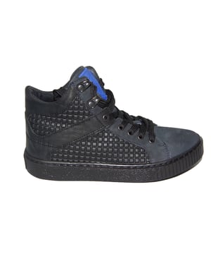 Dit hippe artikel van Trackstyle vind je nu in de sale op V&D in de Trackstyle outlet!
Stoere schoen met een leuke combi van nubuck en rubber accenten