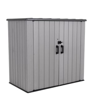 
De tuinkasten van Lifetime zijn de ideale opbergmogelijkheid voor alle benodigdheden rondom huis en tuin. Universeel inzetbare tuinkast voor garage, werkplaats of tuin gemaakt van stevig en UV-bestendig polyethyleen kunststof in grijze houtlook. De constructie is bijzonder duurzaam, robuust en weerbestendig. Kunststof elementen zijn staalversterkt en hebben een wanddikte van 2,6 cm. Ideaal voor buitengebruik het hele jaar door.Gemakkelijk te onderhouden en onderhoudsvrij - geen verven, roesten of rotten. Perfect voor het opbergen van tuingereedschap, gereedschap, speelgoed of zwembadaccessoires. Gemakkelijke en gemakkelijke toegang via grote dubbele deuren 146x167 cm (BxH) inclusief 2 stevige deurkrukken en hangslot.Geringe ruimtebehoefte ondanks groot ruimtevolume (3,1 m³). De tuinkast wordt geleverd inclusief onderstel en als bouwpakket om zelf te monteren.Speciale kenmerken:Geen rotvormingVolledig weerbestendig en duurzaamOnderhoudsvrij en UV-bestendigSnelle en eenvoudige montageInclusief 6 muurhakenInclusief plankinzetAfsluitbaar met hangslot (niet inbegrepen)5 jaar fabrieksgarantie (zie garantievoorwaarden) - Afmeting: - Kleur: Grijs - Materiaal: Kunststof