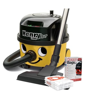 
<h2>Henry Next HVN-203-11 - Stofzuiger met zak - Geel + gratis zakken</h2>
<ul>
<li>Inhoud stofzak: 9 liter</li>
<li>Snoerlengte: 12,5 meter</li>
<li>Actieradius: 16 meter</li>
<li>Geluidsniveau: 72 dB</li>
<li>2 jaar garantie</li>
<li>6 jaar motorgarantie </li>
</ul>
<p><strong>Uitgebreide omschrijving</strong></p>
<p>De Numatic Henry Next stofzuiger maakt stofzuigen een stuk leuker dankzij het vrolijke gezichtje maar eigenlijk vooral door zijn kwaliteit. De stofzuiger is oersterk! Doordat hij een snoer heeft van 12,5 meter en een stofzakinhoud van 9 liter heb je veel vrijheid en hoef je niet vaak de stofzak te verwisselen. De wereldberoemde Henry stofzuiger is niet te missen dankzij het gezichtje: de vrolijke lach en oogjes maken Henry zo herkenbaar. Achter dat gezicht gaat een zeer krachtige stofzuiger schuil. Omdat Henry een ketelstofzuiger is, wordt een hoge zuigkracht bereikt met een lager wattage dan bij gewone sledestofzuigers. De felgekleurde Henry heeft een snoer van maar liefst 12,5 meter, wat voor een werkbereik van 32 meter zorgt! Het snoer rolt geleidelijk af bij gebruik en na afloop rol je het snoer weer gemakkelijk op dankzij de hendel op de bovenkant. De Henry produceert 72 decibel. Dat maakt deze kleine krachtpatser stil in gebruik! Henry wordt geleverd met een compleet assortiment accessoires. Een driedelige RVS zuigbuis met telescopische buis, een HiPro Combi-borstel voorzien van comfortwiel en parkeerstand, een FreeFlo-borstel speciaal voor laagpolig tapijt en egale harde vloeren, een meubelborstel, kierenborstel en een plumeau. Twee accessoires kunnen overigens gemakkelijk meegenomen worden door de on-board toolhouder.</p>