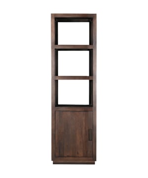 
Ben je op zoek naar een trendy en robuuste boekenkast die perfect past in jouw interieur? De Livingfurn Jaxx Brown boekenkast van mangohout is een stijlvolle toevoeging aan elke woonkamer of kantoor. Deze boekenkast combineert de natuurlijke schoonheid van mangohout met een strak en tijdloos design. Creëer een warme en uitnodigende sfeer in huis met deze prachtige kast, ideaal voor het opbergen van boeken, decoratie en andere spullen.De Jaxx Brown boekenkast is gemaakt van hoogwaardig mangohout, bekend om zijn warme bruine kleur en unieke houtnerf. Dit maakt elke kast uniek! Het mangohout is niet alleen duurzaam, maar ook een milieuvriendelijke keuze. De open structuur van de boekenkast biedt voldoende ruimte om je favoriete items te presenteren. Dankzij het veelzijdige design past deze boekenkast moeiteloos in verschillende interieurstijlen, van modern tot industrieel. Combineer hem met andere mangohouten meubels voor een harmonieus geheel.MerkLivingfurnTypeBoekenkastKleurBruinMateriaalMangohoutAfmetingen200x60x45cmMaximale belasting per plank40 kg