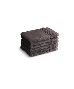 
Met deze washandjes uit de Supreme Collectie is het onbeperkt genieten!!De washandjes zijn geweven van 100% hoogwaardige 650 gram/m2 Egyptische katoen. Het katoen is van stevige zachte kwaliteit, hierdoor gaan deze lang mee en kunnen deze gewoon op 60 graden gewassen worden. De washandjes hebben een groot absorptievermogen, waardoor makkelijk en snel afgedroogd wordt.Supreme CollectieDe Supreme Collectie is verkrijgbaar in vier maten 7 kleuren. De verschillende maten zijn: washand 16x21cm, gastendoek 30x50cm, handdoek 50x100cm en badlaken 70x140cm in de kleuren: wit, antraciet, licht grijs, sand, mozaiek, zwart, ijsblauw, terracotta en oudgroen.MaterialenDe doeken zijn gemaakt van 100% hoogwaardige 650 gram/m2 kwaliteit Egyptisch katoen. Waardoor ze lang mee gaan en netjes blijven. Daarnaast zijn ze voorzien van een handige ophanglus.WasvoorschriftenDe washandjes kunnen gewassen worden tot 60 °C . Drogen in de droger mogelijk mits op een lage temperatuur.Inhoud verpakking6 stuks washand 16x21cmProduct specificaties:100% Egyptisch katoenWassen tot 60 gradenGram per vierkante meter: 650 g/m2Set van 6 washandFormaat 16x21 cmDrogen op een lage temperatuurBSCI - gecertificeerdOekotex - gecertificeerdCode of conduct - Afmeting: 16 x 21 cm - Kleur: Antraciet - Materiaal: Katoen