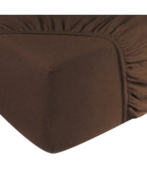 
Zacht genieten van een goede nachtrust doe je op dit hoeslaken! Geschikt voor matrassen 180x200 cm - hoogte max. 25 cm Rondom voorzien elastiek voor extra comfort Zacht, ademend en vochtregulerend Warmteregulerend en huidvriendelijk Duurzaam en slijtvastHet flanellen hoeslaken bestaat uit 100% zacht materiaal. Eerst worden de katoenen vezels tot draden gesponnen. Vervolgens wordt dit tot een zacht en luchtdoorlatend hoeslaken geweven. Dit luxueuze hoeslaken is vervaardigd van 100% katoen met een hoge draaddichtheid van 160 gram per vierkante meter (160 gsm). Het hoeslaken is uitgerust met elastiek rondom, wat ervoor zorgt dat het strak om het matras blijft zitten. De opvallend zachte uitstraling en het aangename zacht gevoel maken dit hoeslaken uniek. Dankzij zijn uitstekende vochtopname staat het garant voor een rustgevende nachtrust. Met de aanschaf van dit hoeslaken kunt u heerlijk zacht en lekker gaan slapen. Een effen design maakt het zowel trendy als tijdloos. Kortom, dit hoeslaken is een absolute must-have voor iedereen die waarde hecht aan comfort en stijl!MaatvoeringDe hoeslakens zijn verkrijgbaar in verschillende maten; 1 persoons 90x200 cm, 2 persoons 140x200 cm, 2 persoons 180x200 cm. De hoek omtrek is 30 cm hoog, hierdoor is deze geschikt voor normale matrassen tot 25 cm hoog. Product specificaties:100% flanel katoenDraaddichtheid 160 gram per m²Geschikt voor tweepersoons matras afmeting 180x200 cmHoekhoogte tot 25 cmWassen tot 40 gradenGeschikt voor droger, mits op een lage temperatuurGecertificeerd door STANDARD 100 by OEKO-TEXGecertificeerd by BSCICode of conduct - Afmeting: 180x200 - Kleur: Bruin - Materiaal: Katoen