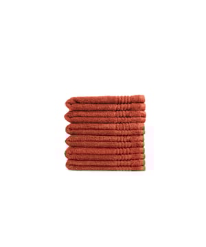 
Met deze gastendoekjes uit de Supreme Collectie is het onbeperkt genieten!!De gastendoekjes zijn geweven van 100% hoogwaardige 650 gram/m2 Egyptische katoen. Het katoen is van stevige zachte kwaliteit, hierdoor gaan deze lang mee en kunnen deze gewoon op 60 graden gewassen worden. De washandjes hebben een groot absorptievermogen, waardoor makkelijk en snel afgedroogd wordt.Supreme CollectieDe Supreme Collectie is verkrijgbaar in vier maten 7 kleuren. De verschillende maten zijn: washand 16x21cm, gastendoek 30x50cm, handdoek 50x100cm en badlaken 70x140cm in de kleuren: wit, antraciet, licht grijs, sand, mozaiek, zwart, ijsblauw, terracotta en oudgroen.MaterialenDe doeken zijn gemaakt van 100% hoogwaardige 650 gram/m2 kwaliteit Egyptisch katoen. Waardoor ze lang mee gaan en netjes blijven. Daarnaast zijn ze voorzien van een handige ophanglus.WasvoorschriftenDe gastendoekjes kunnen gewassen worden tot 60 °C . Drogen in de droger mogelijk mits op een lage temperatuur.Inhoud verpakking6 stuks gastendoek 30x50cmProduct specificaties:100% Egyptisch katoenWassen tot 60 gradenGram per vierkante meter: 650 g/m2Set van 6 gastendoekFormaat 30x50 cmDrogen op een lage temperatuurBSCI - gecertificeerdOekotex - gecertificeerdCode of conduct - Afmeting: 30 x 50 cm - Kleur: Terracotta - Materiaal: Katoen