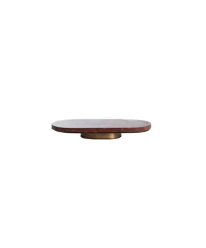 
Shop dit prachtige artikel van Light & LivingSchaal op voet 36x17x4,5 cm BELO rood agaat+antiek brons is gemaakt en ontwerpen door het Nederlandse merk Light & Living.De belangrijkste kenmerken van het artikel zijn als volgt:Kleur: RoodProduct Lengte: 36Product Breedte: 17Producht Hoogte: 4.5Gewicht: 5Light & Living werd meer dan vijftig jaar geleden opgericht. We begonnen met het maken van lampenkappen in een kleine fabriekshal. Al snel kwamen daar lampen bij, zodat we een totaal verlichtingsconcept konden aanbieden. Na vele jaren actief te zijn geweest op de verlichtingsmarkt, zijn we gaan uitbreiden met betaalbare woonaccessoires en (klein)meubelen.Wij weten als geen ander dat thuis de plek is waar mensen zich vaak het prettigst voelen. Een eigen plek, ingericht met comfortabele meubels en sfeervolle verlichting. We denken graag met je mee. Daarom reizen we de hele wereld over op zoek naar de mooiste verlichting en woondecoratie. We zijn altijd op zoek naar dat ene speciale item waar ons hart sneller van gaat kloppen. Deze momenten leggen we vast en vertalen we naar onze producten.Twee keer per jaar presenteren we een nieuwe seizoenscollectie. Zo weten we je elke keer weer te inspireren! - Afmeting: 36x17x4.5 - Kleur: Rood - Materiaal: Metaal