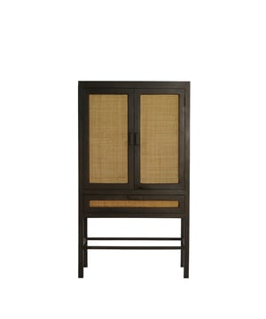 
Shop dit prachtige artikel van Light & LivingKast met lade 90x45x160 cm NIPOS mango hout donker bruin is gemaakt en ontwerpen door het Nederlandse merk Light & Living.De belangrijkste kenmerken van het artikel zijn als volgt:Kleur: BruinProduct Lengte: 90Product Breedte: 45Producht Hoogte: 160Gewicht: 5Light & Living werd meer dan vijftig jaar geleden opgericht. We begonnen met het maken van lampenkappen in een kleine fabriekshal. Al snel kwamen daar lampen bij, zodat we een totaal verlichtingsconcept konden aanbieden. Na vele jaren actief te zijn geweest op de verlichtingsmarkt, zijn we gaan uitbreiden met betaalbare woonaccessoires en (klein)meubelen.Wij weten als geen ander dat thuis de plek is waar mensen zich vaak het prettigst voelen. Een eigen plek, ingericht met comfortabele meubels en sfeervolle verlichting. We denken graag met je mee. Daarom reizen we de hele wereld over op zoek naar de mooiste verlichting en woondecoratie. We zijn altijd op zoek naar dat ene speciale item waar ons hart sneller van gaat kloppen. Deze momenten leggen we vast en vertalen we naar onze producten.Twee keer per jaar presenteren we een nieuwe seizoenscollectie. Zo weten we je elke keer weer te inspireren! - Afmeting: 90x45x160 - Kleur: Bruin - Materiaal: Hout