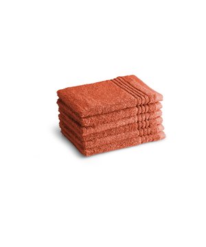 
Met deze washandjes uit de Supreme Collectie is het onbeperkt genieten!!De washandjes zijn geweven van 100% hoogwaardige 650 gram/m2 Egyptische katoen. Het katoen is van stevige zachte kwaliteit, hierdoor gaan deze lang mee en kunnen deze gewoon op 60 graden gewassen worden. De washandjes hebben een groot absorptievermogen, waardoor makkelijk en snel afgedroogd wordt.Supreme CollectieDe Supreme Collectie is verkrijgbaar in vier maten 7 kleuren. De verschillende maten zijn: washand 16x21cm, gastendoek 30x50cm, handdoek 50x100cm en badlaken 70x140cm in de kleuren: wit, antraciet, licht grijs, sand, mozaiek, zwart, ijsblauw, terracotta en oudgroen.MaterialenDe doeken zijn gemaakt van 100% hoogwaardige 650 gram/m2 kwaliteit Egyptisch katoen. Waardoor ze lang mee gaan en netjes blijven. Daarnaast zijn ze voorzien van een handige ophanglus.WasvoorschriftenDe washandjes kunnen gewassen worden tot 60 °C . Drogen in de droger mogelijk mits op een lage temperatuur.Inhoud verpakking6 stuks washand 16x21cmProduct specificaties:100% Egyptisch katoenWassen tot 60 gradenGram per vierkante meter: 650 g/m2Set van 6 washandFormaat 16x21 cmDrogen op een lage temperatuurBSCI - gecertificeerdOekotex - gecertificeerdCode of conduct - Afmeting: 16 x 21 cm - Kleur: Terracotta - Materiaal: Katoen