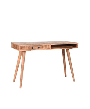 
Bureau Steady van LABEL51 is een super trendy, speels en handig bureau, die ervoor zorgt dat werken en studeren wel heel leuk wordt. Bureau Steady vat alle functies van een werkruimte samen in een prachtig design. Bureau Steady, uitgevoerd in rough mangohout, bestaat uit een strak, stevig, rechthoekig blad. Aan de linkerkant onder het blad bevindt zich een schuiflade met ladegeleiders. Aan de rechterkant bevindt zich een open ruimte, waar papierzaken of andere spulletjes in opgeborgen kunnen worden. De ronde, schuin aflopende poten geven het bureau een speelse en levendige touch. Bureau Steady is een strak, elegant en trendy bureau. Met zijn natuurlijke materiaal en prachtige eenvoud in vorm en detail is het een toegankelijk bureau dat in verschillende interieurstijlen tot zijn recht komt. Door de levendigheid in design kan bureau Steady zowel in een werkkamer, slaapkamer of woonkamer geplaatst worden. • Bureau Steady is strak, elegant en trendy tegelijk • Mangohout is een duurzame en milieuvriendelijke houtsoort vol karakter • Bureau Steady is een zeer toegankelijk bureau - Afmeting: 118x50x77 - Kleur: Bruin - Materiaal: Mangohout