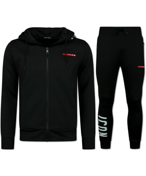 
ICON Trainingspakken  - Joggingpakken Heren - Huispakken Heren Volwassenen -  11759 - Zwart - <p><strong>Specificaties:<br /></strong>- ICON Trainingspakken<br />- Kleur: Zwart<br />- Seizoen: Voorjaar / Najaar<br />- Mouwen: Lange Mouw<br />- Patroon: Blanco<br />- Zakken Vest: 2 Steekzakken<br />- Zakken broek: 2 Steekzakken<br />- Materiaal: 20% Katoen , 80% Polyester<br />- Weefsel: Dik geweven<br />- Pasvorm: Slim Fit, <br />- Pasvorm broek: Slim Fit<br />- Wasvoorschrift: Machinewas 30 graden, Binnenste buiten wassen <br />- Beschikbare maten: S - M - L - XL - XXL</p>