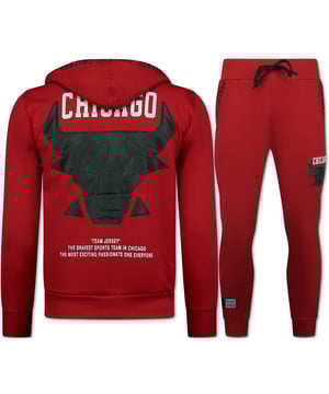
Chicago Bull Trainingspakken Heren  - Joggingpak Heren - Huispak Heren Volwassenen - 5231 - Rood - <p><strong>Specificaties:<br /></strong>- Chicago Bull Trainingspakken Heren<br />- Kleur: Rood<br />- Artikel code :5231<br />- Seizoen: Voorjaar / Najaar<br />- Mouwen: Lange Mouw<br />- Patroon: Print<br />- Zakken Broek: 2 Steekzakken<br />- Materiaal: 100% Polyester<br />- Weefsel: Dik geweven<br />- Pasvorm: Slim Fit, <br />- Pasvorm broek: Slim Fit<br />- Wasvoorschrift: Machinewas 30 graden, Binnenste buiten wassen <br />- Beschikbare maten:   M - L - XL - XXL - 3XL</p>