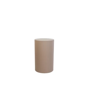 
PILLAR SHOW - Plants and other items deserve to shine, so please give them a stage! With this ribbled pillar you can give the good stuff a nice looking stage.  Important features:- Made of MDF- Size: 30x30x54cm Styling tip: Combine different of these ribbled columns together for a playful look and feel. Merk: Side Table / Pillar- Cylinder - MDF - Taupe -30x54cm