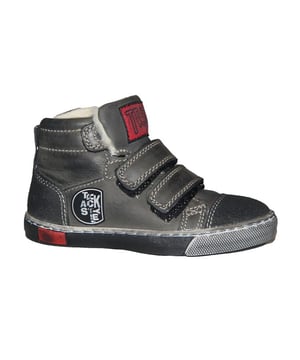 Altijd in de Trackstyle uitverkoop op V&D. Dit item koop je nu met flinke korting in de Trackstyle outlet!
De 0032739 wijdte 5 0032739--0188 van Track Style is een van de beste jeugdschoenen in Nederland. Geheel van leer, een goede steun en een stevige hielomsluiting. De 0032739 wijdte 5 0032739--0188 is uitgevoerd in de kleur Anthracite ( 0188 ). Bekijk ook onze overige collectie van Track Style onze webshop!
