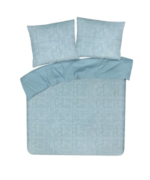 
Word stralend wakker onder dit tijdloze DoubleDry dekbedovertrek! Dit eenpersoons dekbedovertrek in een fris, lichtblauw patroon geeft je slaapkamer een stijlvolle en rustgevende uitstraling. Gemaakt van 100% zacht katoen, staat dit dekbedovertrek garant voor een comfortabele nachtrust. Het ademende en vochtregulerende materiaal zorgt ervoor dat je het niet snel te warm of te koud zult hebben. Een must-have voor iedereen die waarde hecht aan comfort en stijl!Dit dekbedovertrek is niet alleen mooi, maar ook praktisch. De hoge draaddichtheid van 144 TC zorgt voor een zachte en duurzame kwaliteit. Dankzij de flessenhals instopstrook van 20 cm blijft je dekbed goed op zijn plaats. Het overtrek is makkelijk te onderhouden: wasbaar op 60°C en geschikt voor de droger op lage temperatuur. De set wordt geleverd met één kussensloop van 60x70 cm, waardoor je direct een complete en harmonieuze look creëert in je slaapkamer.MateriaalKatoenKleurPattern Licht BlauwAfmeting140x200 cmGewicht0.97 kgAfmeting verpakking (Hoogte)4 cmAfmeting verpakking (Breedte)26 cmAfmeting verpakking (Lengte)37 cmDraaddichtheid144PatroonEffenWasvoorschriftDrogen op lage temperatuur | Machinewas 60 °CWasbaarJaGeschikt voor wasdrogerJaStrijkvrijNeeAantal kussenslopen1VerpakkingsinhoudDekbedovertrek + 1 kussensloopBreedte kussensloop60 cmDoelgroepVolwassenenGeslachtUnisexInclusief instopstrookJaLengte kussensloop70 cmMet borduurselNeeSeizoenscollectieNever out of stockSeizoensjaarNever out of stockSpeciaal voor kinderenNeeMaatvoeringEenpersoonsLengte instopstrook20 cmDubbelzijdige instopstrookYType instopstrookFlessenhals instopstrook