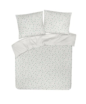 
Word stralend wakker onder dit vrolijke DoubleDry My Design dekbedovertrek! Dit eenpersoons dekbedovertrek van 100% katoen brengt een speelse en kleurrijke sfeer in je slaapkamer. Het vrolijke 'spots gekleurd' dessin zorgt voor een frisse en tijdloze uitstraling. Geniet van een comfortabele nachtrust dankzij de zachte, ademende en vochtregulerende eigenschappen van katoen.Dit dekbedovertrek is niet alleen mooi, maar ook praktisch. Het is gemaakt van 100% natuurlijk katoen met een draaddichtheid van 144 TC, wat zorgt voor een heerlijk zacht gevoel op de huid. Het overtrek is geschikt voor de wasdroger op lage temperatuur en kan gewassen worden tot 60°C. Dankzij de flessenhals instopstrook van 20 cm, blijft je dekbed goed op zijn plaats. De set wordt geleverd met één kussensloop van 60x70 cm, waardoor je direct een complete en stijlvolle look creëert.KleurSpots GekleurdMateriaalKatoenBreedte140 cmLengte200 cmGewicht0.97 kgVerpakkingshoogte4 cmVerpakkingsbreedte26 cmVerpakkingslengte37 cmDraaddichtheid144PatroonEffenWasvoorschriftDrogen op lage temperatuur | Machinewas 60 °CWasbaarJaGeschikt voor wasdrogerJaStrijkvrijNeeAantal kussenslopen1VerpakkingsinhoudDekbedovertrek + 1 kussensloopBreedte kussensloop60 cmDoelgroepVolwassenenGeslachtUnisexInclusief instopstrookJaLengte kussensloop70 cmMet borduurselNeeSeizoenscollectieNever out of stockSeizoensjaarNever out of stockSpeciaal voor kinderenNeeType instopstrookFlessenhals instopstrookLengte instopstrook20 cmDubbelzijdige instopstrookY