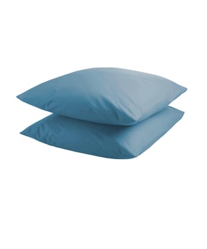 
Geniet van een heerlijke nachtrust met deze DoubleDry kussenslopen! Deze set van twee turquoise kussenslopen, gemaakt van 100% natuurlijk katoen, voelt zacht aan op je huid en zorgt voor een comfortabele slaapomgeving. Het ademende katoen helpt je koel en droog te blijven, waardoor je de hele nacht ongestoord kunt slapen. De effen turquoise kleur geeft je slaapkamer een frisse en stijlvolle uitstraling.Deze kussenslopen zijn niet alleen comfortabel, maar ook praktisch. Ze zijn machinewasbaar tot 60°C en geschikt voor de droger op een lage temperatuur, waardoor ze gemakkelijk te onderhouden zijn. Met een draaddichtheid van 144 TC zijn deze katoenen kussenslopen duurzaam en slijtvast. De afmeting van 60x70 cm is geschikt voor de meeste standaard kussens. Bovendien profiteer je van een fabrieksgarantie van 1 jaar. Perfect voor volwassenen die waarde hechten aan comfort en kwaliteit!KleurTurquoiseMateriaalKatoenAfmetingen60x70 cmAantal stuks in verpakking2Draaddichtheid144PatroonEffenWasbaarJaWasvoorschriftMachinewas 60 °CGeschikt voor wasdrogerJaStrijkvrijNeeAnti-allergieNeeFabrieksgarantie termijn1 jaarDoelgroepVolwassenenSpeciaal voor kinderenNeeTaal handleidingDuits | Frans | Engels | NederlandsGewicht0.34Verpakkingshoogte2Verpakkingsbreedte25Verpakkingslengte30