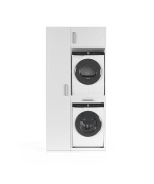 
Ben je op zoek naar een wasmachine kast die praktisch is én je wasruimte een strakke, georganiseerde uitstraling geeft? Met ons modulaire systeem stel je eenvoudig jouw ideale opstelling samen – perfect afgestemd op jouw ruimte en wensen.   De kernmodule – de kast waar de wasmachine en droger in komen – is gemaakt van water- en vochtbestendig multiplex. Deze stevige basis garandeert veiligheid en stabiliteit, zelfs bij intensief gebruik. De bijbehorende zij- en bovenkasten zijn vervaardigd uit hoogwaardig MDF, wat zorgt voor een luxe uitstraling en langdurige kwaliteit.   Draagvermogen van 400 kg – veilig voor zware machines Kiepzekering – voorkomt verschuiven of uitvallen Ventilatierooster – voorkomt oververhitting Modulair systeem – stel jouw ideale opstelling samen 10 cm leidingruimte – strak tegen de muur te plaatsen Uitschuifbaar plateau en opberglade – extra praktisch Verstelbare stalen pootjes – stabiel op elke vloer Ergonomische werkhoogte (65 cm) – geen gebuk meer Trillingsabsorberend en geluidsdempend ontwerp   De wasmachinekast is uitgerust met een ventilatierooster dat de warmte van draaiende machines veilig afvoert. Dankzij het extra sterke frame heeft de kast een draagvermogen van maar liefst 400 kg – ruim voldoende voor een wasmachine én droger. Daarnaast voorkomt een ingebouwde kiepzekering dat apparaten kunnen verschuiven of uit de kast vallen.   Deze wasmachine meubel is volledig modulair. Je kunt meerdere onderdelen eenvoudig koppelen: van extra opberglades en bovenkasten tot werkbladen en zijmodules. Hierdoor creëer je precies de opstelling die jij nodig hebt. Alle modules zijn naadloos met elkaar te verbinden, wat zorgt voor een strak geheel.   Achter de kast is 10 cm ruimte voorzien om leidingen netjes weg te werken. Dankzij de verstelbare stalen pootjes is elke kast stabiel af te stellen, zelfs op ongelijke vloeren. De kernkast is voorzien van een uitschuifbaar plateau en een ruime opberglade, zodat je altijd extra werkruimte en opslag hebt.   De kast wasmachine droger plaatst jouw apparaten op een hoogte van 65 cm – de meest ideale werkhoogte volgens experts. Dit voorkomt bukken en maakt het in- en uitladen van wasgoed veel comfortabeler. Daarnaast is het ontwerp geluidsdempend en trillingsabsorberend, wat bijdraagt aan een stillere wasbeurt.Materiaal: MultiplexKleur: WitAfmetingen: 1115*700*2350 (L*B*H)