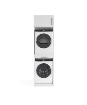 
Ben je op zoek naar een wasmachine kast die praktisch is én je wasruimte een strakke, georganiseerde uitstraling geeft? Met ons modulaire systeem stel je eenvoudig jouw ideale opstelling samen – perfect afgestemd op jouw ruimte en wensen.   De kernmodule – de kast waar de wasmachine en droger in komen – is gemaakt van water- en vochtbestendig multiplex. Deze stevige basis garandeert veiligheid en stabiliteit, zelfs bij intensief gebruik. De bijbehorende zij- en bovenkasten zijn vervaardigd uit hoogwaardig MDF, wat zorgt voor een luxe uitstraling en langdurige kwaliteit.   Draagvermogen van 400 kg – veilig voor zware machines Kiepzekering – voorkomt verschuiven of uitvallen Ventilatierooster – voorkomt oververhitting Modulair systeem – stel jouw ideale opstelling samen 10 cm leidingruimte – strak tegen de muur te plaatsen Uitschuifbaar plateau en opberglade – extra praktisch Verstelbare stalen pootjes – stabiel op elke vloer Ergonomische werkhoogte (65 cm) – geen gebuk meer Trillingsabsorberend en geluidsdempend ontwerp   De wasmachinekast is uitgerust met een ventilatierooster dat de warmte van draaiende machines veilig afvoert. Dankzij het extra sterke frame heeft de kast een draagvermogen van maar liefst 400 kg – ruim voldoende voor een wasmachine én droger. Daarnaast voorkomt een ingebouwde kiepzekering dat apparaten kunnen verschuiven of uit de kast vallen.   Deze wasmachine meubel is volledig modulair. Je kunt meerdere onderdelen eenvoudig koppelen: van extra opberglades en bovenkasten tot werkbladen en zijmodules. Hierdoor creëer je precies de opstelling die jij nodig hebt. Alle modules zijn naadloos met elkaar te verbinden, wat zorgt voor een strak geheel.   Achter de kast is 10 cm ruimte voorzien om leidingen netjes weg te werken. Dankzij de verstelbare stalen pootjes is elke kast stabiel af te stellen, zelfs op ongelijke vloeren. De kernkast is voorzien van een uitschuifbaar plateau en een ruime opberglade, zodat je altijd extra werkruimte en opslag hebt.   De kast wasmachine droger plaatst jouw apparaten op een hoogte van 65 cm – de meest ideale werkhoogte volgens experts. Dit voorkomt bukken en maakt het in- en uitladen van wasgoed veel comfortabeler. Daarnaast is het ontwerp geluidsdempend en trillingsabsorberend, wat bijdraagt aan een stillere wasbeurt.Materiaal: MultiplexKleur: WitAfmetingen: 665*700*2350 (L*B*H)