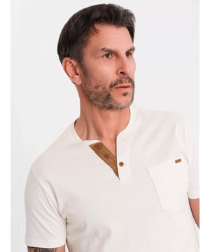 
Heren Poloshirt met knoopsluiting en suède detail – Wit

 Op zoek naar een stoer én stijlvol T-shirt? Dit witte heren T-shirt met knoopsluiting en suède inzet is de perfecte mix van comfort en uitstraling. Het T-shirt is gemaakt van 100% ademend katoen en heeft een klassieke pasvorm met korte mouwen. De knopen en het contrasterende suèdetrim zorgen voor een unieke, moderne touch. Ideaal voor een casual, sportieve look.

  
 *  Klassiek model met korte mouwen

  
 *  Ronde hals met ribboord en knoopsluiting

  
 *  Contrasterende inzet van suède-look stof

  
 *