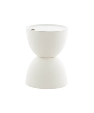 
Maak kennis met bijzettafel Tess! Deze toffe bijzettafel fleurt iedere tuin op! Tess is gemaakt van stevig kunststof en is behandeld met een speciale outdoor-coating waardoor je dit tafeltje zowel binnen als buiten een plekje kunt geven. Merk: Kick Collection Kleur: Wit Hoogte: 34 cm Breedte: 34 cm Diepte: 46 cm Gewicht: 2,4 kg Materiaal: Kunststof