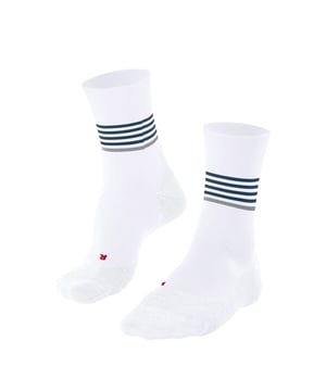 
Falke RU4 Endurance Hardloop Sokken

 Als sportexpert bij Herqua Sport kan ik u vertellen dat de Falke RU4 Endurance Hardloop Sokken uw perfecte maat en ondersteuning bieden bij elke hardlooptraining. Deze hoogwaardige sokken zijn ontworpen om uw voeten droog en comfortabel te houden, zelfs tijdens de meest intense runs. Gemaakt van een mix van 40% katoen, zijn ze ademend en zachter dan ooit, wat zorgt voor een ultiem draagcomfort. Of u nu een ervaren loper bent of net begint, deze sokken zijn essentiëel voor uw hardloopuitrusting.

 De beste keuze voor hardlopers

 Een veelgestelde vraag onder hardlopers is: 'Waarom zijn goede hardloopsokken zo belangrijk?' Het antwoord is simpel: een goed paar sokken voorkomt blaren, zorgt voor optimale vochtregulatie en biedt ondersteuning waar nodig. De Falke RU4 Endurance Hardloop Sokken zijn speciaal ontworpen om aan deze eisen te voldoen. Met hun ergonomische pasvorm en extra demping ondersteunen ze
