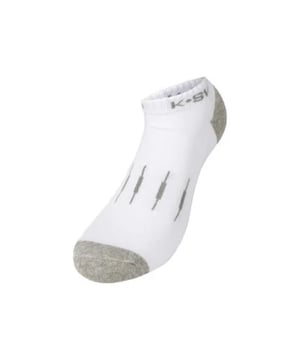 
K-SWISS Sport Sokken voor Dames

 Ontdek de K-SWISS 3-Pack Crew Ladies Sport Sokken, de perfecte combinatie van comfort en functionaliteit voor actieve dames. Deze sokken zijn vervaardigd uit hoogwaardig polyester, wat zorgt voor een ademende en duurzame stof die ideaal is voor elke sportactiviteit, van hardlopen tot fitness. De crew lengte biedt extra ondersteuning aan de enkels en houdt je voeten lekker warm tijdens je trainingen.

 Waarom kiezen voor K-SWISS Sportsokken?

 Een veelgestelde vraag over sportsokken is: "Welke sokken zijn het beste voor sport?" De K-SWISS 3-Pack Crew Ladies Sport Sokken zijn een uitstekende keuze, omdat ze speciaal zijn ontworpen om blaren en wrijving te verminderen, wat je prestaties ten goede komt. Ze zorgen voor een goede pasvorm en comfort, zodat jouw focus volledig op je training kan liggen.

 Voordelen van de K-SWISS 3-Pack Crew Sokken

 Waarom zou je juist deze sokken moeten kopen? Naast hun