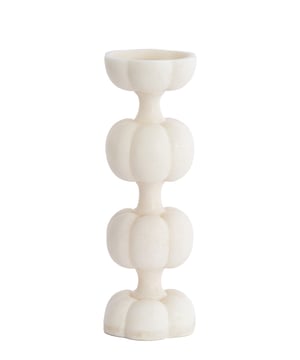 
Shop dit prachtige artikel van Light & LivingKaarsenhouder Ø13x36,5 cm ASTORIA beige is gemaakt en ontwerpen door het Nederlandse merk Light & Living.De belangrijkste kenmerken van het artikel zijn als volgt:Kleur: WitProduct Lengte: 13Product Breedte: 13Producht Hoogte: 36.5Gewicht: 5Light & Living werd meer dan vijftig jaar geleden opgericht. We begonnen met het maken van lampenkappen in een kleine fabriekshal. Al snel kwamen daar lampen bij, zodat we een totaal verlichtingsconcept konden aanbieden. Na vele jaren actief te zijn geweest op de verlichtingsmarkt, zijn we gaan uitbreiden met betaalbare woonaccessoires en (klein)meubelen.Wij weten als geen ander dat thuis de plek is waar mensen zich vaak het prettigst voelen. Een eigen plek, ingericht met comfortabele meubels en sfeervolle verlichting. We denken graag met je mee. Daarom reizen we de hele wereld over op zoek naar de mooiste verlichting en woondecoratie. We zijn altijd op zoek naar dat ene speciale item waar ons hart sneller van gaat kloppen. Deze momenten leggen we vast en vertalen we naar onze producten.Twee keer per jaar presenteren we een nieuwe seizoenscollectie. Zo weten we je elke keer weer te inspireren! - Afmeting: Ø13x36.5 - Kleur: Wit - Materiaal: Kunststof