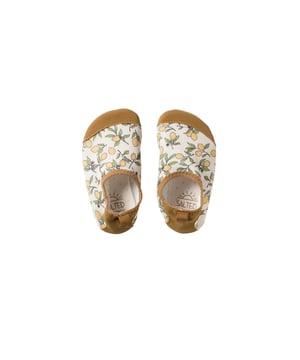 
Salted Stories zomer waterschoenen meisjes/jongens - geel - Lemons

Materiaal 90% Polyester, 10% Elastaan