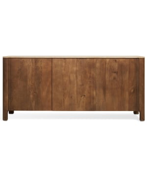 
Soms wil je een kast die gewoon zijn werk doet. En soms wil je nét iets meer. Het Nova dressoir doet beide. Met zijn royale formaat van 180 cm breed, 80 cm hoog en 45 cm diep is het een praktische opberger, maar dan wel één die wat toevoegt aan je ruimte. Het dressoir is gemaakt van mangohout, afgewerkt in een diepe kastanjebruine kleur die mooi speelt met daglicht. De nerven blijven zichtbaar, waardoor elk dressoir zn eigen karakter heeft. En dan komt de keuze: ga je voor een blad van hetzelfde mangohout rustig en natuurlijk of kies je voor het beige marmeren blad, dat iets verfijnds toevoegt zonder te overheersen? Achter de drie deuren vind je volop opbergruimte, netjes verdeeld over legplanken. Handig voor servies, kaarsen, tafellinnen of die opladers die altijd kwijt zijn. De massief houten poten zorgen ervoor dat het dressoir stevig staat, maar toch luchtig oogt. Nova voelt zich thuis in een lichte woonkamer, een gezellige eethoek of een ruime hal. Het is een kast die niet op de voorgrond hoeft, maar wel gezien mag worden. Afmetingen: 180 x 80 x 45 cm Bovenblad naar keuze: Mangohout of beige marmer Kleur: Bruin