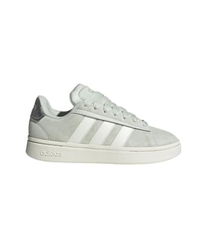 
Ontdek de stijl en het comfort van adidas met deze lage suède sneakers voor dames. Of je nu een dagje uit plant, gaat werken of gewoon comfortabel wilt genieten, deze schoenen geven jouw outfit een eigentijdse uitstraling.


 Deze sneaker is ideaal voor dagelijks gebruik in een casual setting. Het zachte suède materiaal ademt goed en voelt prettig aan je voeten, terwijl de vetersluiting zorgt voor een persoonlijke pasvorm. Dankzij het lage model zijn deze adidas sneakers makkelijk te combineren met allerlei outfits, van jeans tot jurkjes. Door het tijdloze design biedt deze schoen ondersteuning en comfort, zonder in te leveren op uitstraling. Met deze keuze haal je een sneaker in huis die zowel trendy als functioneel is, speciaal afgestemd op het dagelijks leven van actieve dames.


 
  Geslacht: dames
 
 
  Hoogte: laag
 
 
  Materiaal: suède
 
 
  Sluiting: veters
 
 
  Sport: casual