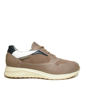 
De Davis davis-5239066 van Mephisto is een echte blikvanger. De Davis davis-5239066 is uitgevoerd in de kleur Taupe. Bekijk ook onze overige collectie van Mephisto onze webshop!