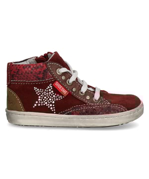 
De UR3W042 bordo 684 van Shoesme is een echte blikvanger. De UR3W042 bordo 684 is uitgevoerd in de kleur bordorood. Bekijk ook onze overige collectie van Shoesme op onze webshop!