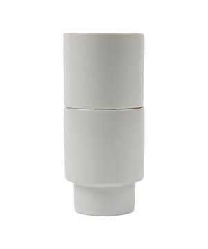 
Materiaal: Klei. Vaatwasserbestendig, voedselbestendig, magnetronbestendig. Hoogte: 10.5cm. Ontwerp: Eenvoudig. Verpakking: Geschenkdoos. Diepte: 8cm. Duurzaamheid: Amfori, BSCI, Gemaakt van gerecycled materiaal, RCS-gecertificeerd.