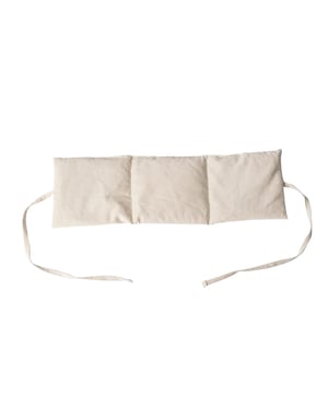 
Materiaal: Keramiek, Polyester. Lengte: 45cm. Breedte: 14cm. Hoogte: 1.5cm. Voldoet aan veiligheidsnorm: Formaldehyde getest, ftalaten getest. Verpakking: Geschenkdoos. Duurzaamheid: Gemaakt van gerecycled materiaal, RCS-gecertificeerd, Sedex. Ontwerp: Eenvoudig.