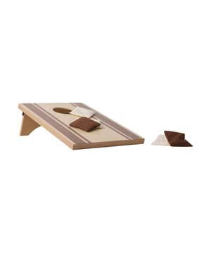 
Stof: Canvas, achterkant van gaas. Materiaal: Katoen, MDF. Lengte: 45cm. Breedte: 30cm. Hoogte: 2cm. Geschikt voor: Alle leeftijdsgroepen, Binnen en buiten spelen. Inhoud: 6 Zakjes, 1 Spelbord, Instructies. Duurzaamheid: Amfori, BSCI, FSC-gecertificeerd, gemaakt van gerecycled materiaal.