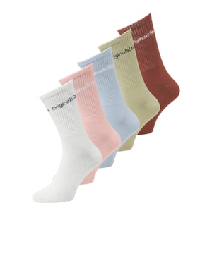 
De sportsokken van Jack & Jones uit de JACVESTERBRO-serie komen in een handig 5-pack met verschillende kleuren. Gemaakt van een comfortabele katoenmix met stretch en ademend vermogen. Deze gebreide sokken zijn ideaal voor dagelijks gebruik, of je nu sportief bezig bent of gewoon comfortabel voor de dag wilt komen.