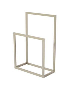 
Productkenmerken:Handdoekrek met 2 niveaus.100 % Metaal.Afmetingen product: Lengte 90 cm x Breedte 60 cm x Hoogte 25 cm - Nettogewicht: 6,7067 kg.Afmetingen verpakking:Pakket nr. 1: Lengte 92 cm x Diepte 10 cm x Hoogte 62 cm - Brutogewicht: 7,37 kg. Merk: CaliCosy Kleur: Grey