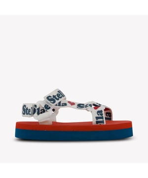 
<p>Ontdek de betoverende charme van de Stella McCartney sandalen. Deze prachtige witte sandalen met logo-inscriptie en elegante bandjes bieden jouw kleintje ultiem comfort en stijl. De contrasterende rubberen zool zorgt voor een speelse touch, terwijl het merk voetbed luxe en verfijning uitstraalt. Perfect voor zonnige dagen vol avonturen en plezier. </p>

<p>Laat je kleintje stralen in deze exclusieve sandalen die vakmanschap en design naar nieuwe hoogten tillen. Een must-have voor elke stijlvolle garderobe!</p>

<p>STELLA MCCARTNEY KIDS TW0C26 ZOMER 2025</p>