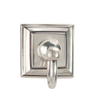 
Deze individuele haak is ideaal om uw handdoeken stijlvol op te hangen. De afwerking in verouderd zilver messing geeft het een vintage uitstraling, terwijl het eenvoudig te combineren is met de rest van uw interieurdecoratie.Materialen: Verouderd zilver messing.Bevestigingstype: Wandbevestiging met meegeleverde schroeven en pluggen.Montage: Geen montage vereist.Productafmetingen: L 6 x H 8 x D 8 cm. Merk: Signature Kleur: Silver