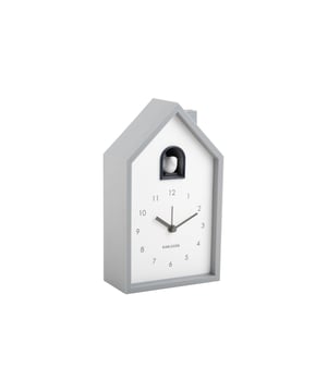 
Met de Modern Cuckoo wekker van Karlsson haal je de vogeltjes uit de tuin gewoon naar je slaapkamer. De wekker is het broertje van de populaire Modern Cuckoo wandklok. Word wakker met het geluid van het koekoekje. Nu weet je zeker dat je je nooit meer zult verslapen. De Modern Cuckoo alarmklok is net zo leuk als tafelklok, dus jij kiest waar je hem neerzet! - Afmeting: 12x12x20 - Kleur: Grijs - Materiaal: Kunststof